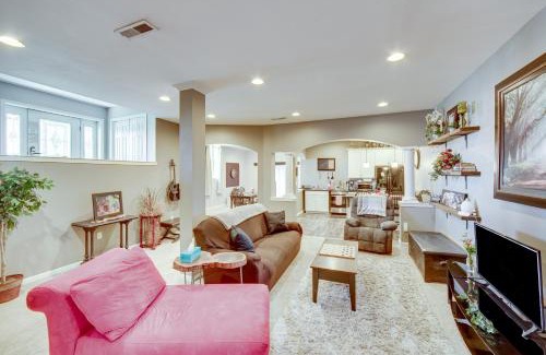 New Holland Apartment | 1 Mi to Shops and Eats on Main St New Holland Abode