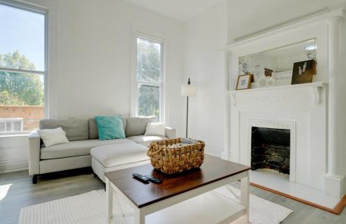 South Louisville Apartment | 1 Mi to UofL Pet-Friendly Louisville Apartment!