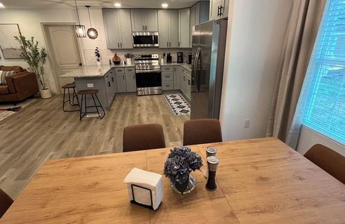 Monroe House | 1 mile to Main Street in Monroe - Newly Renovated - Pet Friendly - Fenced Yard