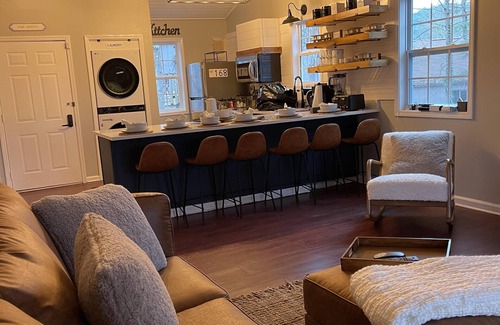 Waleska Cottage | 1 Min Walk to Lake Life Golf Pool Hike Kayak Fire Pit Tennis Swim Lakepoint BBQ