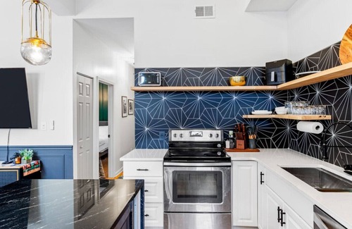 Phoenix Hill Apartment | 1 of 3 Units- Sleeps 6, HOT TUB, Cowboy POOL, King Beds, Firepits, Yard Games