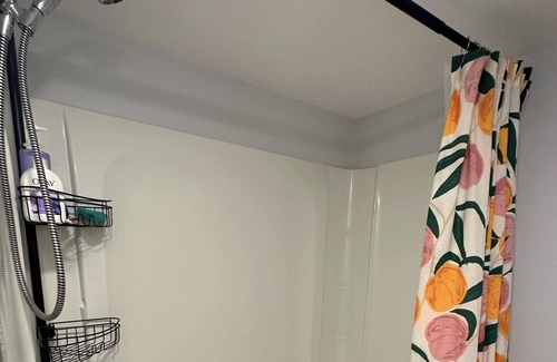 Hooksett Apartment | 1 private bedroom & private half bathroom in shared home