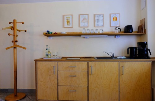 Boldekow Apartment | 1-room holiday apartment 35 m� Tiefpaterre - Castle Zinzow