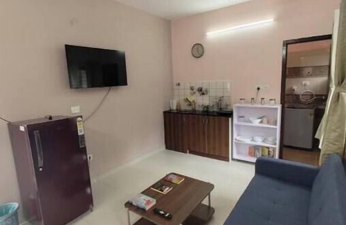 Ulsoor Apartment | 1 room + Lounge area/Kitchenette/terrace in Ulsoor