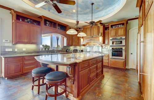 East Canyon House | 1 STORY ARTISTIC MASTERPIECE W/AMAZING VIEWS! GORGEOUS POOL W/SAFETY FENCE OPT.