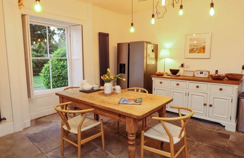 Silverdale Cottage | 1 THE GREEN, pet friendly, country holiday cottage in Silverdale