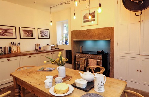 Silverdale Cottage | 1 THE GREEN, pet friendly, country holiday cottage in Silverdale