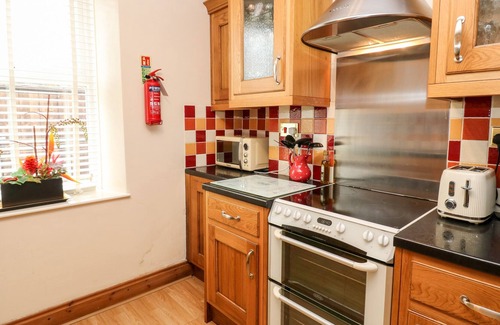 Bishop Auckland Cottage | 1 VICTORIA COTTAGES, pet friendly, with open fire in Barnard Castle