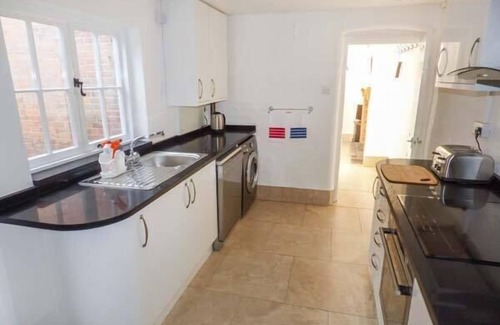 Upton upon Severn Cottage | 1 Willow Cottage