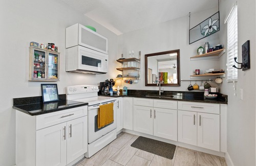 Southbank Apartment | 10/10 location, perfectly appointed and endless charming. You’ll fall in love!