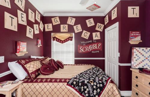 Clermont Villa | 10 Acre Lakefront Game House - Sleep Upto 45