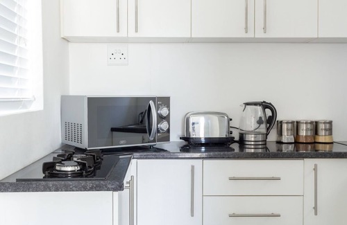 Colchester Apartment | 10 Aqua Vista Villas Apartment