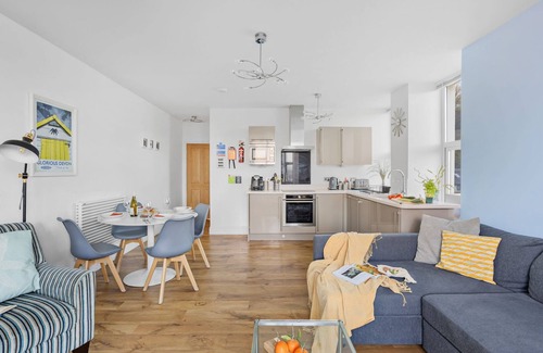Torcross Apartment | 10 At The Beach, Torcross - an apartment that sleeps 6 guests in 2 bedrooms