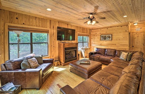 Newland House | 10 Mi to Grandfather Mountain Wolfe Creek Cabin