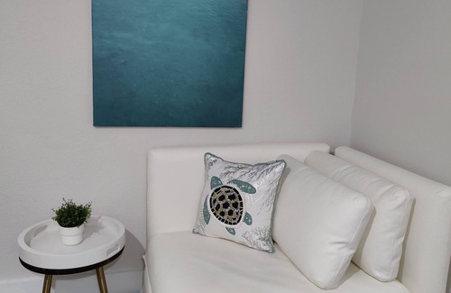 West Little Havana Apartment | 10 Min Brickell & Miami Beach/Parking/Wi-Fi/Grill