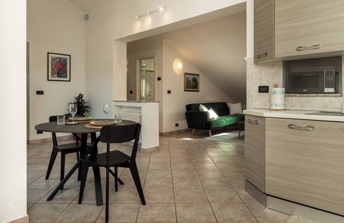 Vado Ligure Apartment | 10 min from the beach! Cozy and stylish apt with a full size bathtub & Balcony