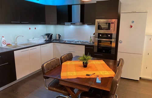 Sector 1 Apartment | 10 minutes from the airport, 10 minutes from city center