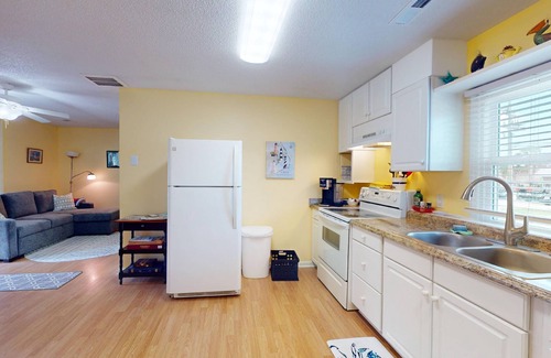 Kure Beach House | 10% Off Aug + Sept! Adorable Beach Cottage,1 Block from Kure Beach Pier, Dog Friendly, Fenced