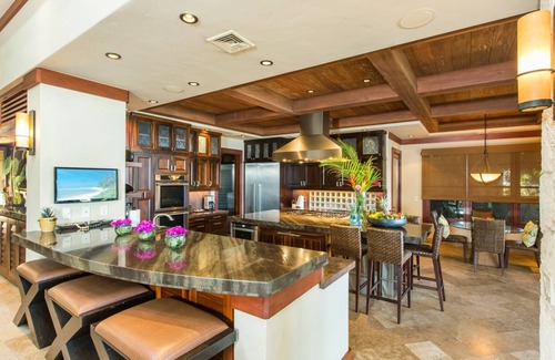 Kahala House | 10% Off Summer Special! Luxury Oceanfront Estate: Banyan House