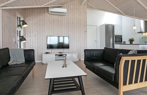 Harboore House | 10 person holiday home in Harboøre