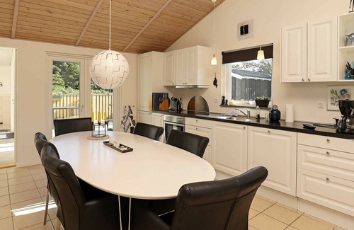 Lild Strand House | 10 person holiday home in Frøstrup