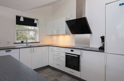 Haslevgarde House | 10 person holiday home in Hadsund
