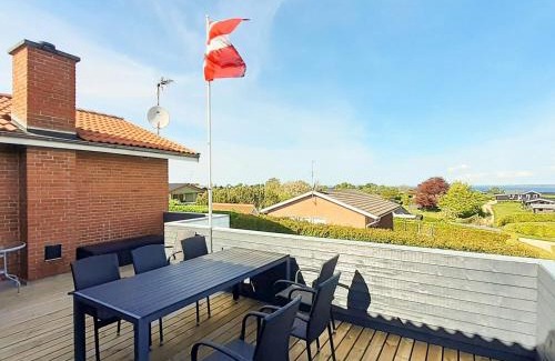 Floutrup House | 10 person holiday home in Roslev