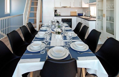 Haram House | 10 person holiday home in Brattvåg