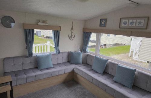 Rhyl Resort | 10 The Poplars, Lyons Robin Hood, Rhyl, Pet Friendly