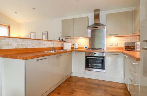 Looe House | 10 Water's Edge