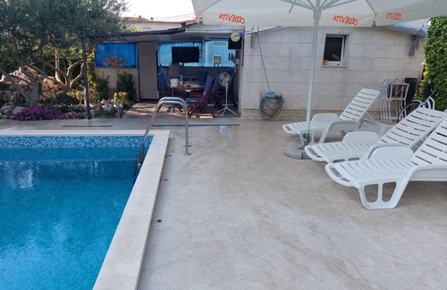 Kastel Stafilic Apartment | 100 m² Apartment ∙ 3 bedrooms ∙ 7 guests