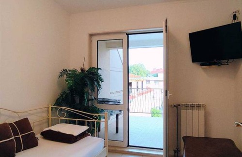 Kastel Stafilic Apartment | 100 m² Apartment ∙ 3 bedrooms ∙ 7 guests