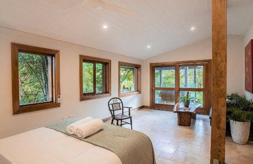 Palm Grove Apartment | 100 m² Apartment ∙ 2 guests