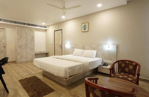 Nizamabad Hotel | 100 m² Hotel ∙ 4 guests
