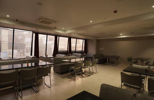 Nizamabad Hotel | 100 m² Hotel ∙ 4 guests