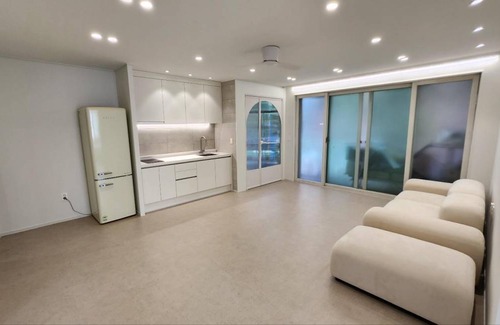 Yeonnam-dong House | 100 m² House ∙ 3 bedrooms ∙ 7 guests