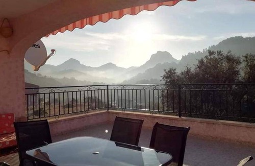 Elche De La Sierra House | 100 m² House ∙ 3 bedrooms ∙ 10 guests