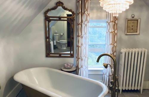 Gananoque Bed & Breakfast | 1000 Islands B&B – The Bulloch House