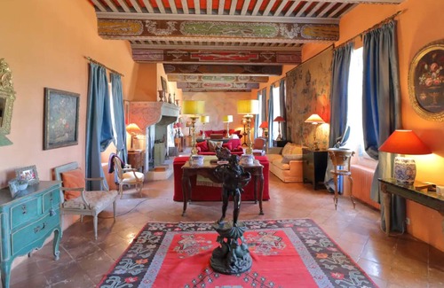 Saint-Victor-la-Coste Villa | 1000m2 STUNNING CHATEAU IN AVIGNON-A SLICE OF HISTORY COMBINED WITH LUXURY!