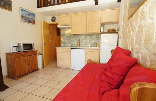 Les Deux Alpes Apartment | 100m from resort center, 5th floor, balcony, tv, 50m², Les 2 Alpes