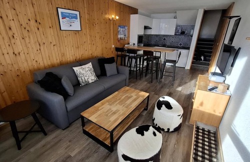 Plagne Villages Apartment | 100m from shops, 1st floor, view ski slopes, terrace, tv, 40m², La Plagne