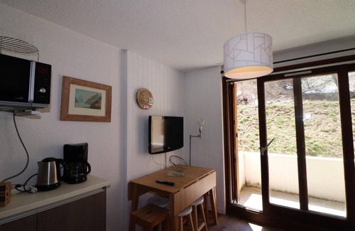 Les Boisses Apartment | 100m from shops, Ground floor, balcony, tv, ski locker, 24m², Tignes