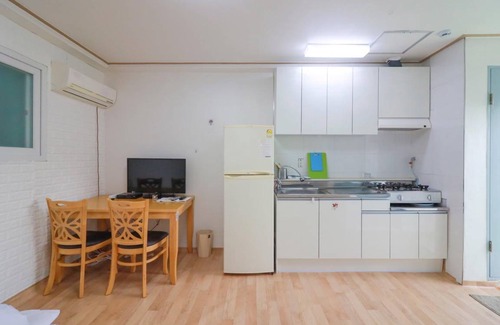 Samcheong-dong Apartment | 102 m² Apartment ∙ 1 bedroom ∙ 4 guests