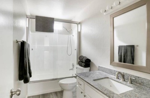 Silver Strand House | 102 m² House ∙ 1 bedroom ∙ 2 guests