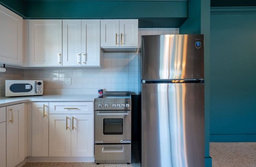 Bay Esplanade Apartment | 102 · ☀Pool✔ Kitchen✔ Beach✔ Self Checkin✔ Free Parking✔