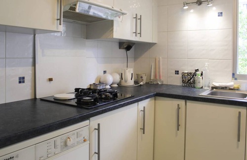 19th Arrondissement Apartment | 103 m² Apartment ∙ 3 bedrooms ∙ 6 guests