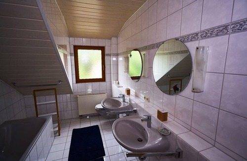 Alpirsbach Apartment | 103 m² Apartment ∙ 3 bedrooms ∙ 6 guests
