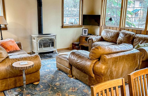 Alyeska Cabin | 103 m² Cabin ∙ 2 bedrooms ∙ 6 guests