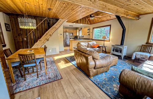 Alyeska Cabin | 103 m² Cabin ∙ 2 bedrooms ∙ 6 guests