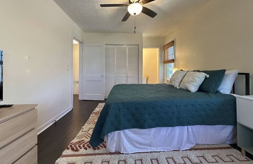 Huntington House | 1051 Madison Ave · Stylish Downtown Home